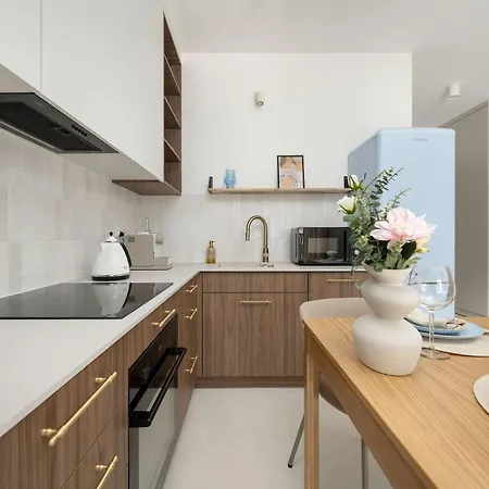 Exceptional For 2 People By Renters Apartment