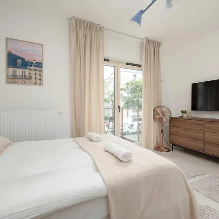 아파트 Exceptional For 2 People By Renters 브로츠와프