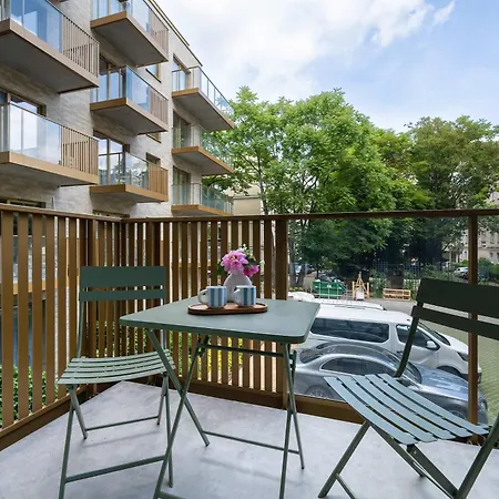 아파트 Exceptional For 2 People By Renters